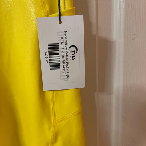 NWT Zyia Light and Tight 7/8 leggings. Bright yellow size 12 - Picture 2 of 4